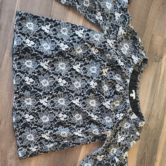 Fever Black White Lace Floral Bell Sleeve Top Boho Chic Statement Sleeves - Picture 5 of 5